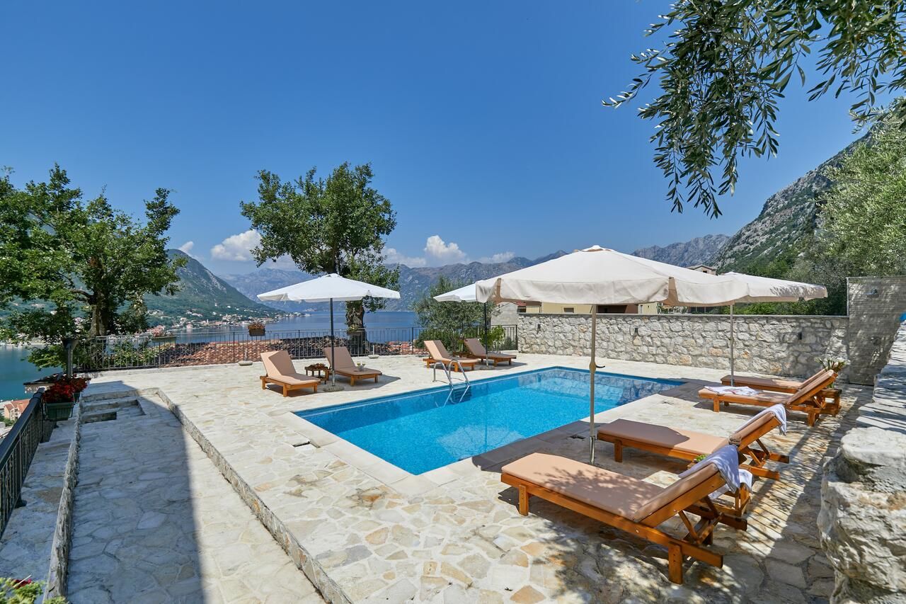 Апартаменты S&A&M Sunset Apartments with pool and sea view Котор