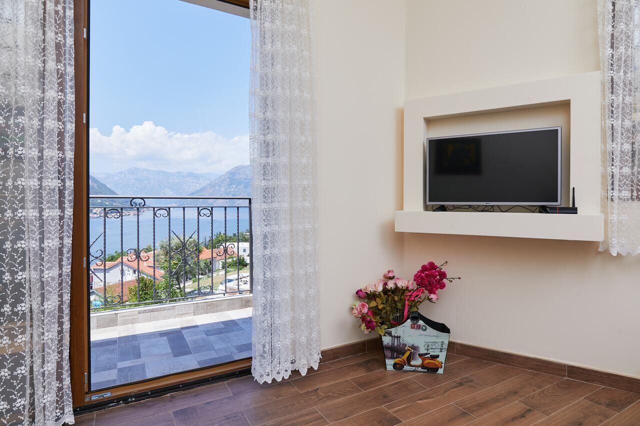 Апартаменты S&A&M Sunset Apartments with pool and sea view Котор-22