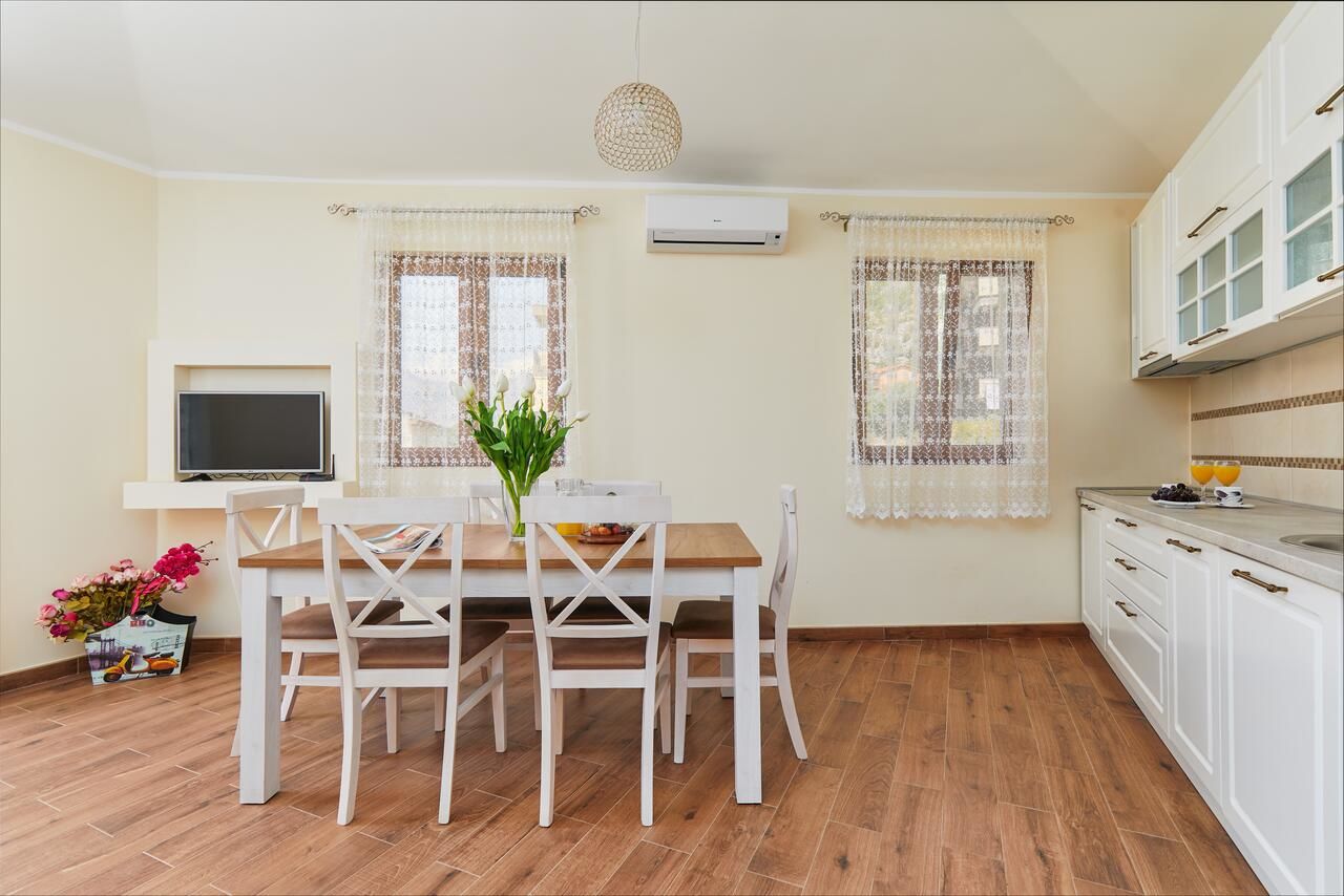 Апартаменты S&A&M Sunset Apartments with pool and sea view Котор-25