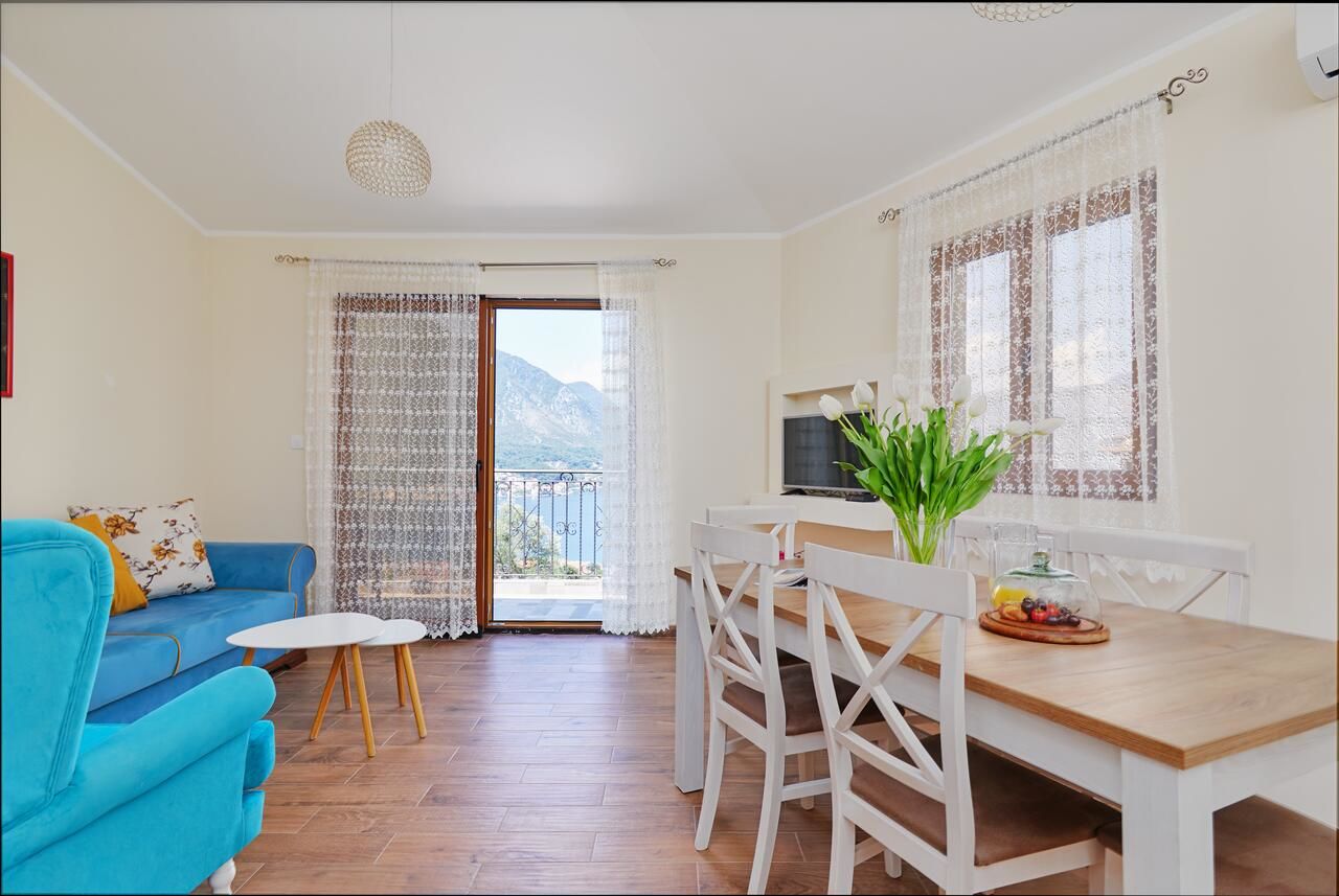 Апартаменты S&A&M Sunset Apartments with pool and sea view Котор-26