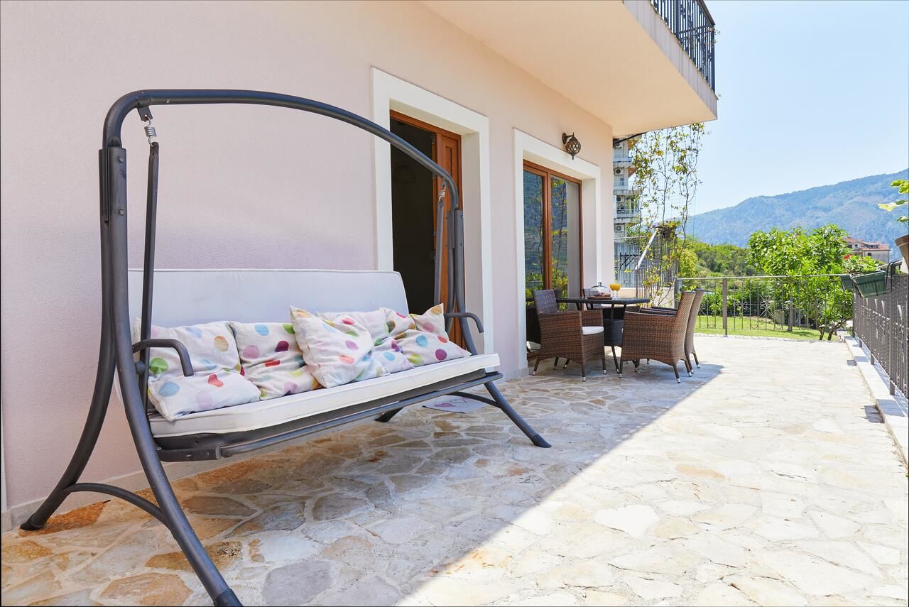 Апартаменты S&A&M Sunset Apartments with pool and sea view Котор