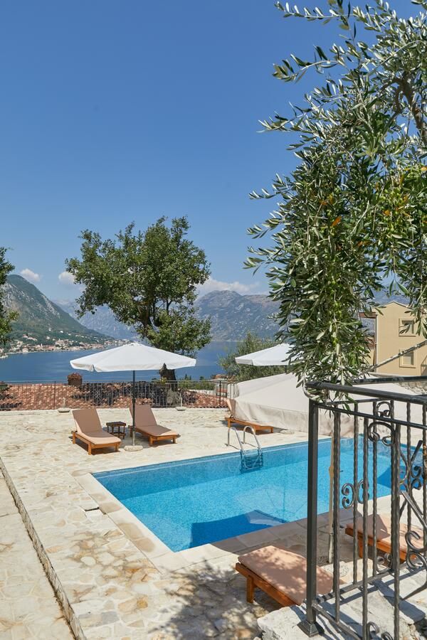 Апартаменты S&A&M Sunset Apartments with pool and sea view Котор