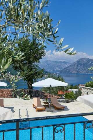 Апартаменты S&A&M Sunset Apartments with pool and sea view Котор Апартаменты с 2 спальнями-24