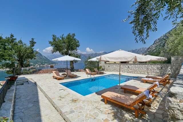 Апартаменты S&A&M Sunset Apartments with pool and sea view Котор-12